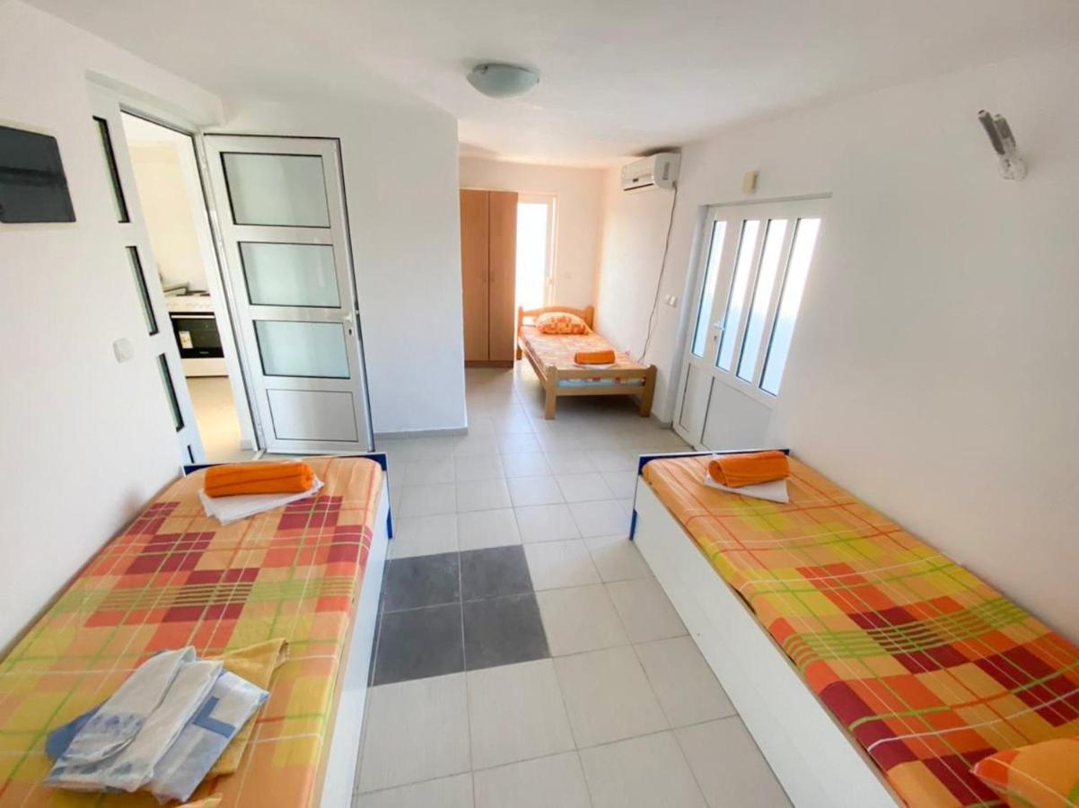 Etna Apartments 울친 외부 사진