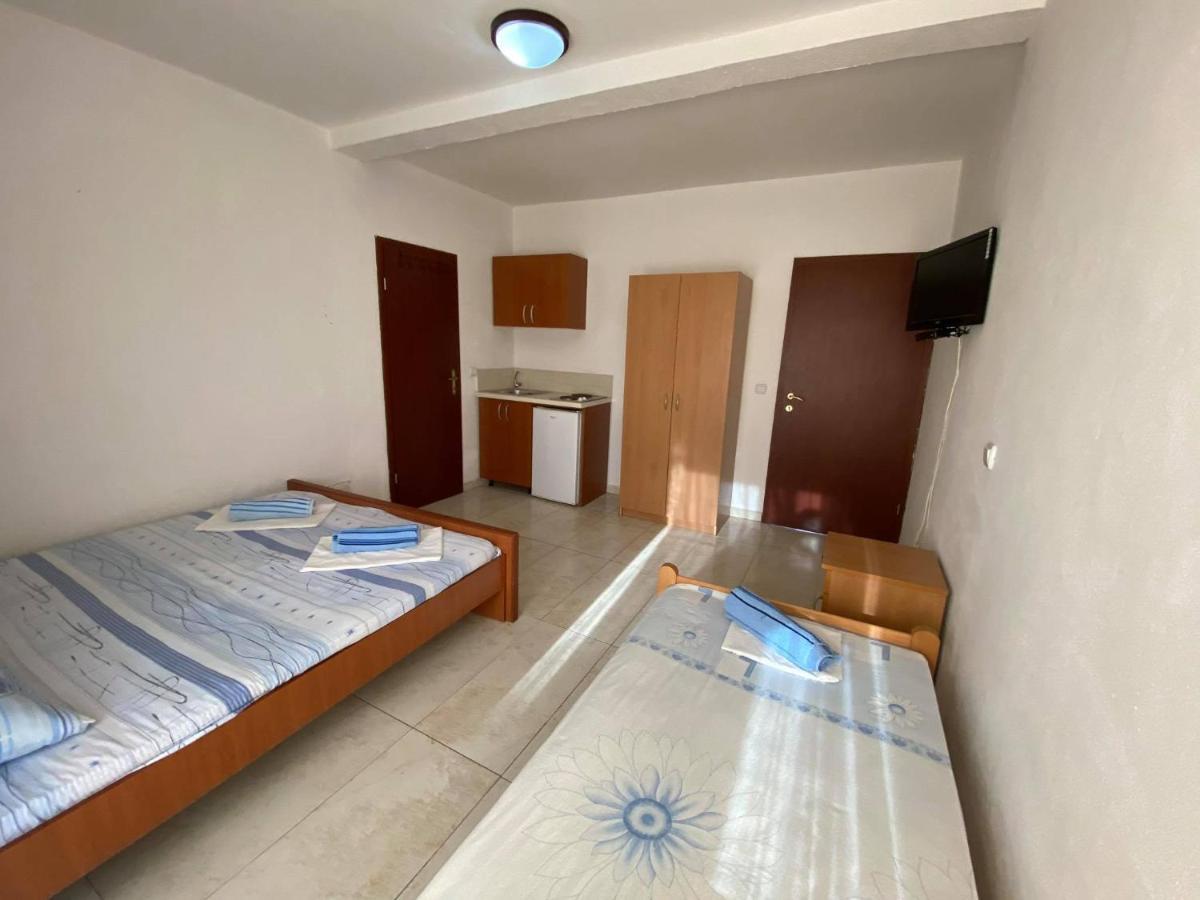 Etna Apartments 울친 외부 사진