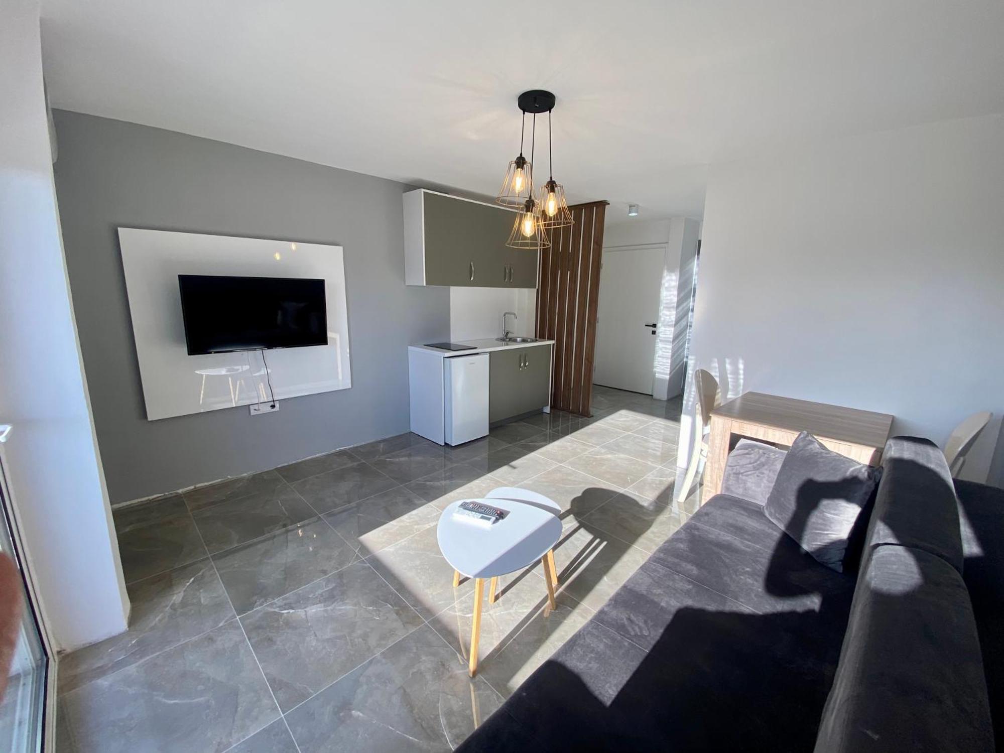 Etna Apartments 울친 객실 사진
