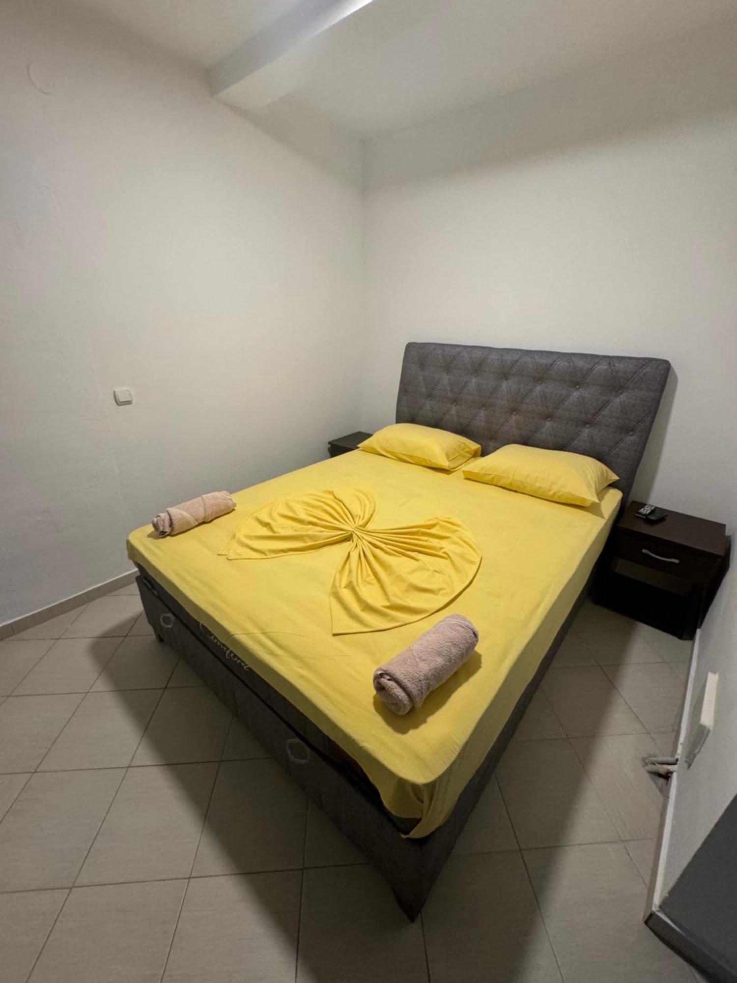 Etna Apartments 울친 외부 사진