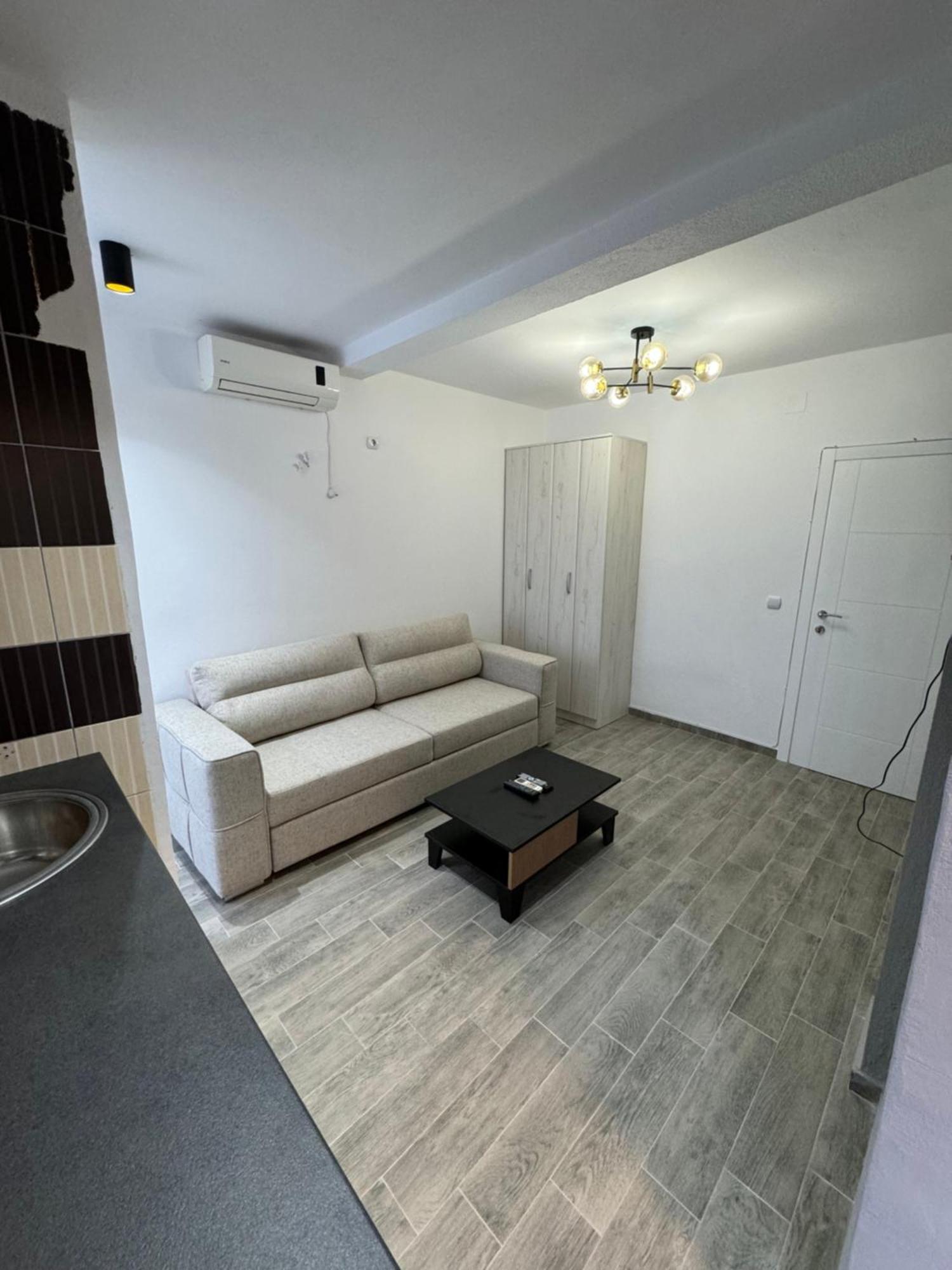 Etna Apartments 울친 외부 사진