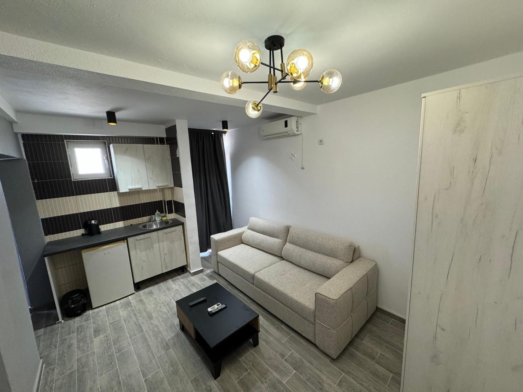 Etna Apartments 울친 외부 사진