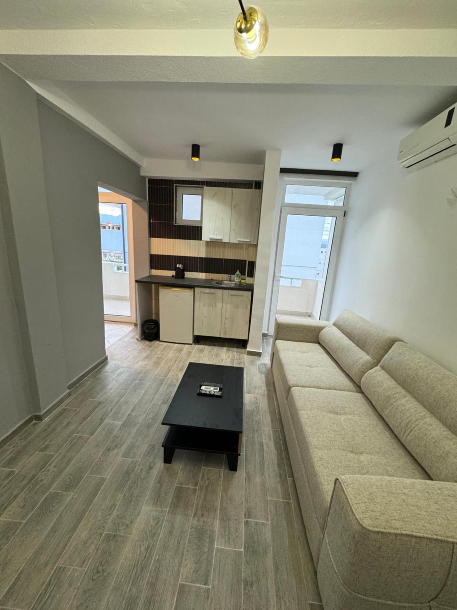 Etna Apartments 울친 외부 사진
