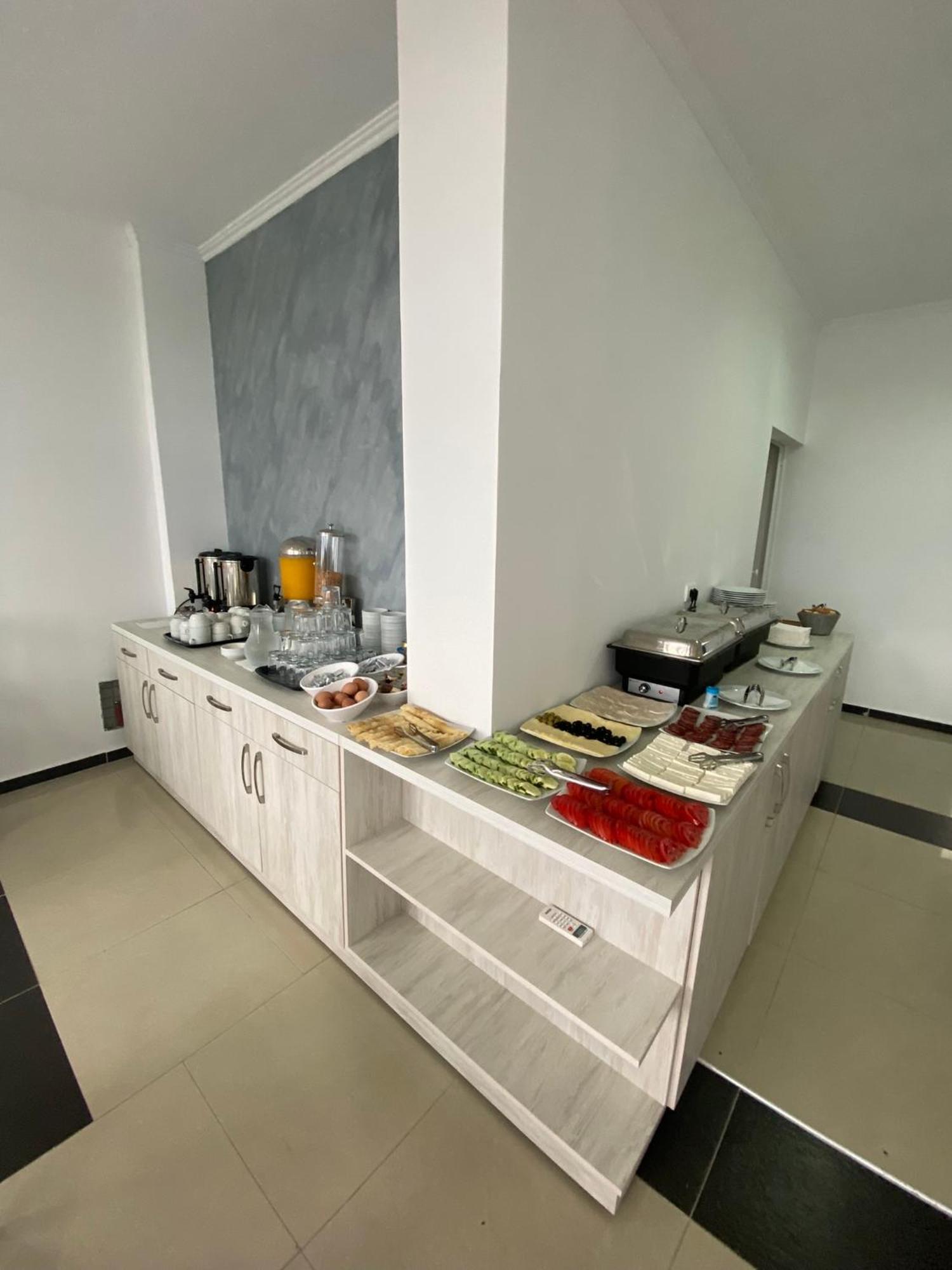 Etna Apartments 울친 외부 사진
