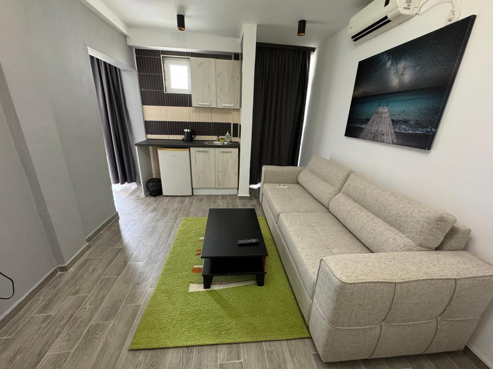 Etna Apartments 울친 외부 사진