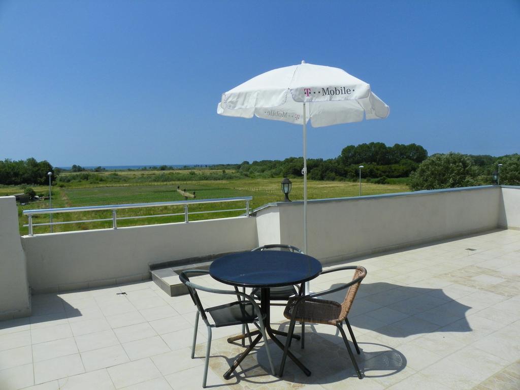 Etna Apartments 울친 외부 사진