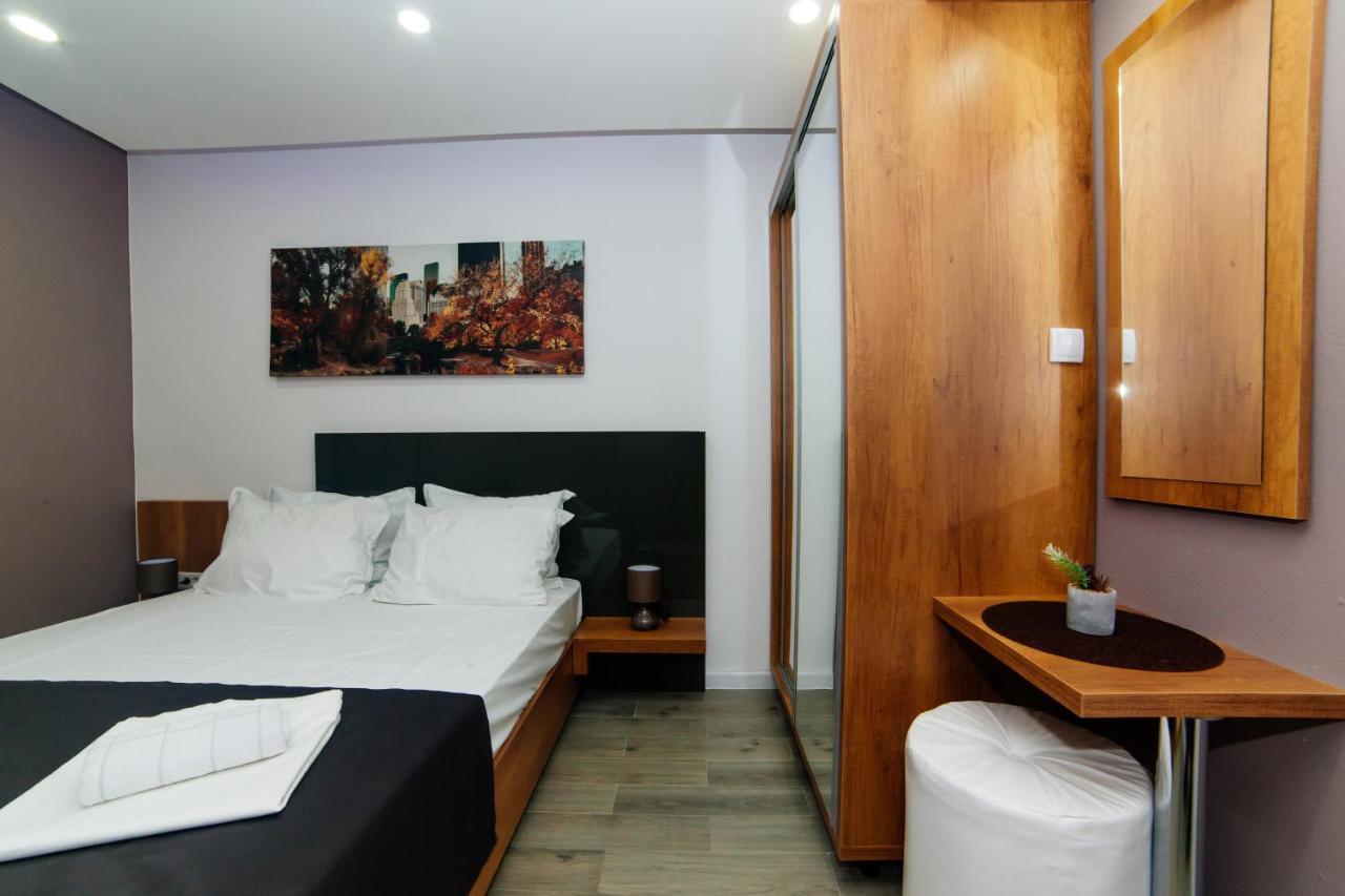 Etna Apartments 울친 외부 사진