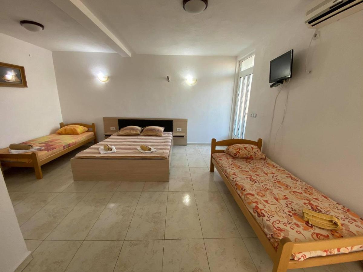 Etna Apartments 울친 외부 사진